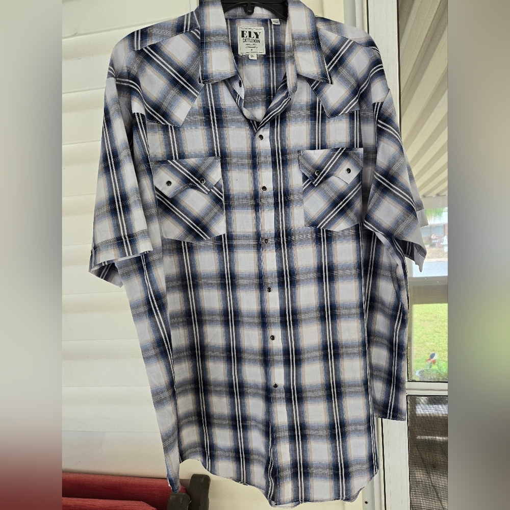 Ely Cattleman Men's Navy and White Checkered Shirt